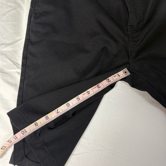 Volcom Men's black Flat Front Shorts size 29 - Picture 4 of 4